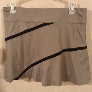 Inphorm luxury tennis skirt taupe color size Small